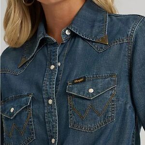 WRANGLER X LAINEY WILSON TIE FRONT DENIM SHIRT Size Medium